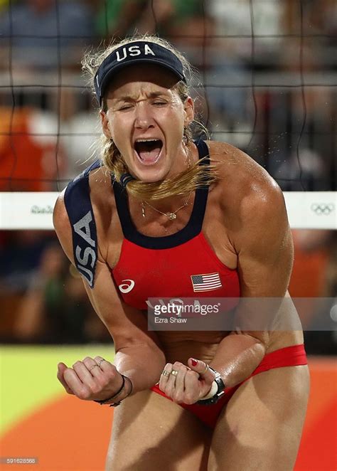 Olympic volleyballer Kerri Walsh Jennings goes nude in 2013。